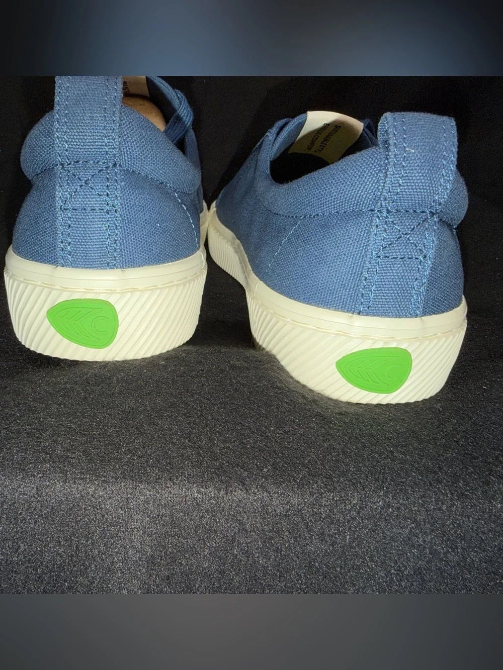 Cariuma men’s Blue Canvas lace up sneakers.